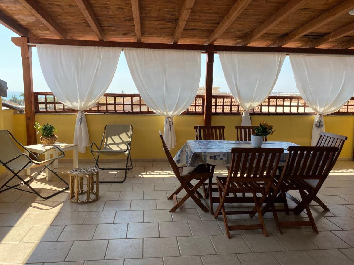 Casa Vacanze Il Giardino Dei Girasoli Marina di Ragusa Buitenkant foto