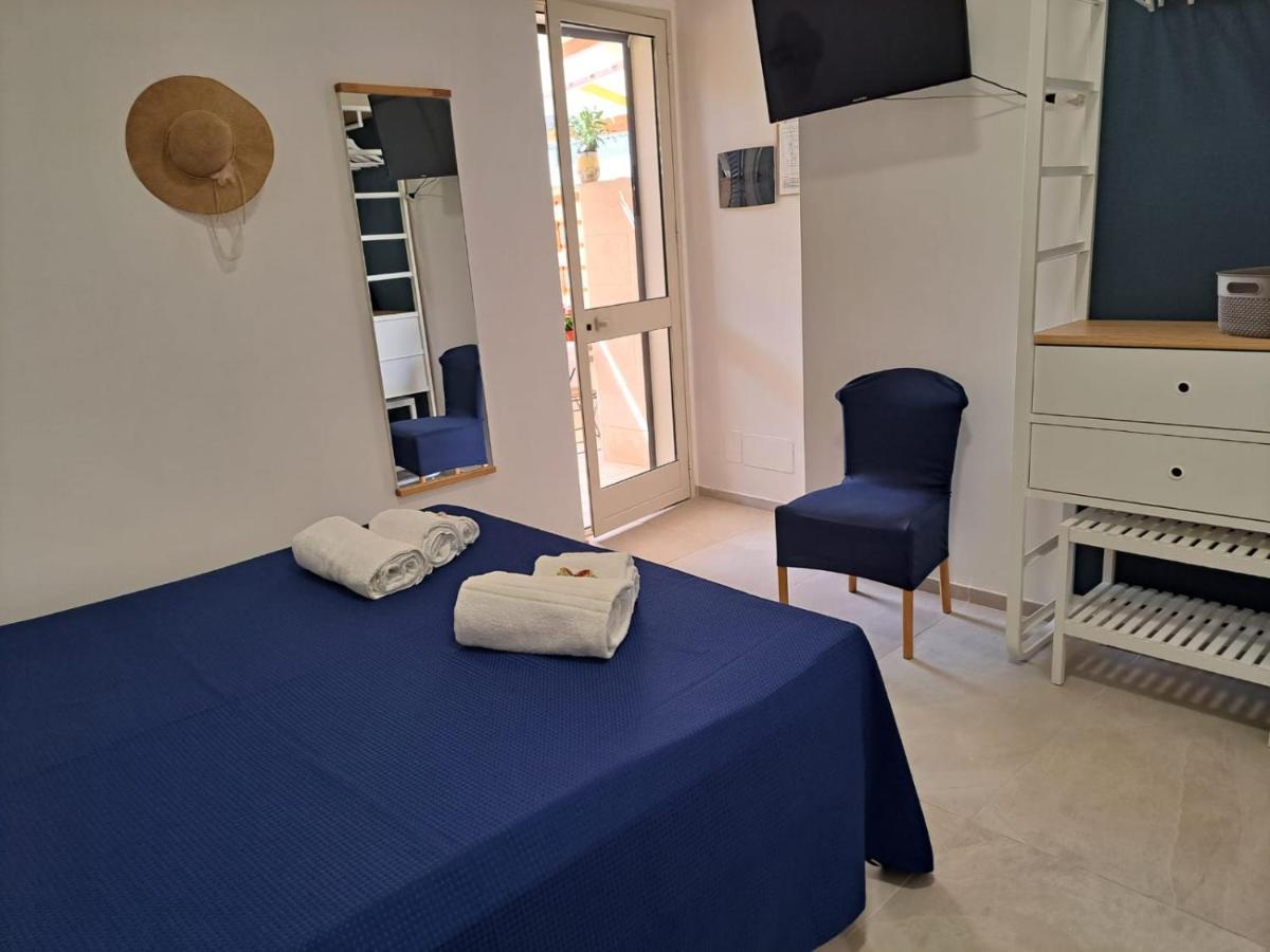Casa Vacanze Il Giardino Dei Girasoli Marina di Ragusa Buitenkant foto