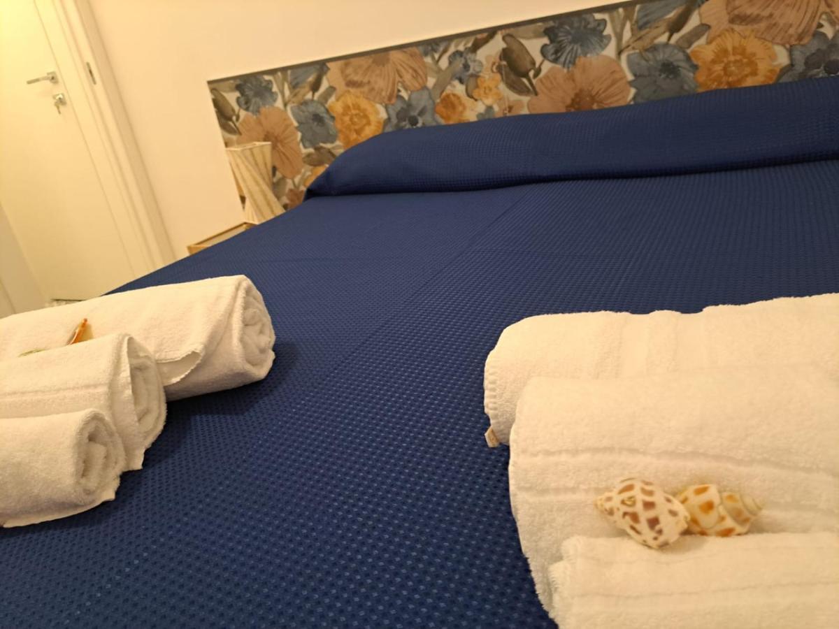 Casa Vacanze Il Giardino Dei Girasoli Marina di Ragusa Buitenkant foto