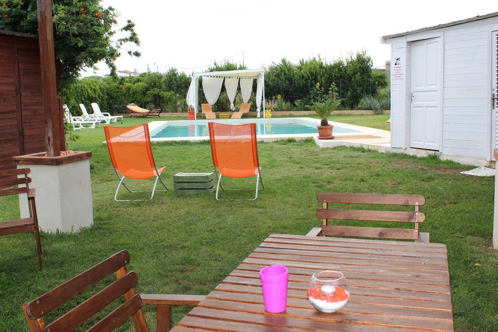 Casa Vacanze Il Giardino Dei Girasoli Marina di Ragusa Buitenkant foto