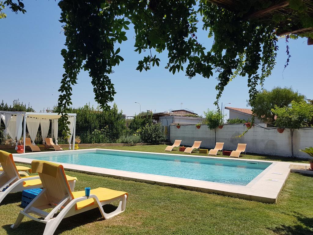 Casa Vacanze Il Giardino Dei Girasoli Marina di Ragusa Buitenkant foto