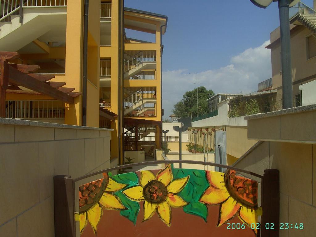 Casa Vacanze Il Giardino Dei Girasoli Marina di Ragusa Buitenkant foto